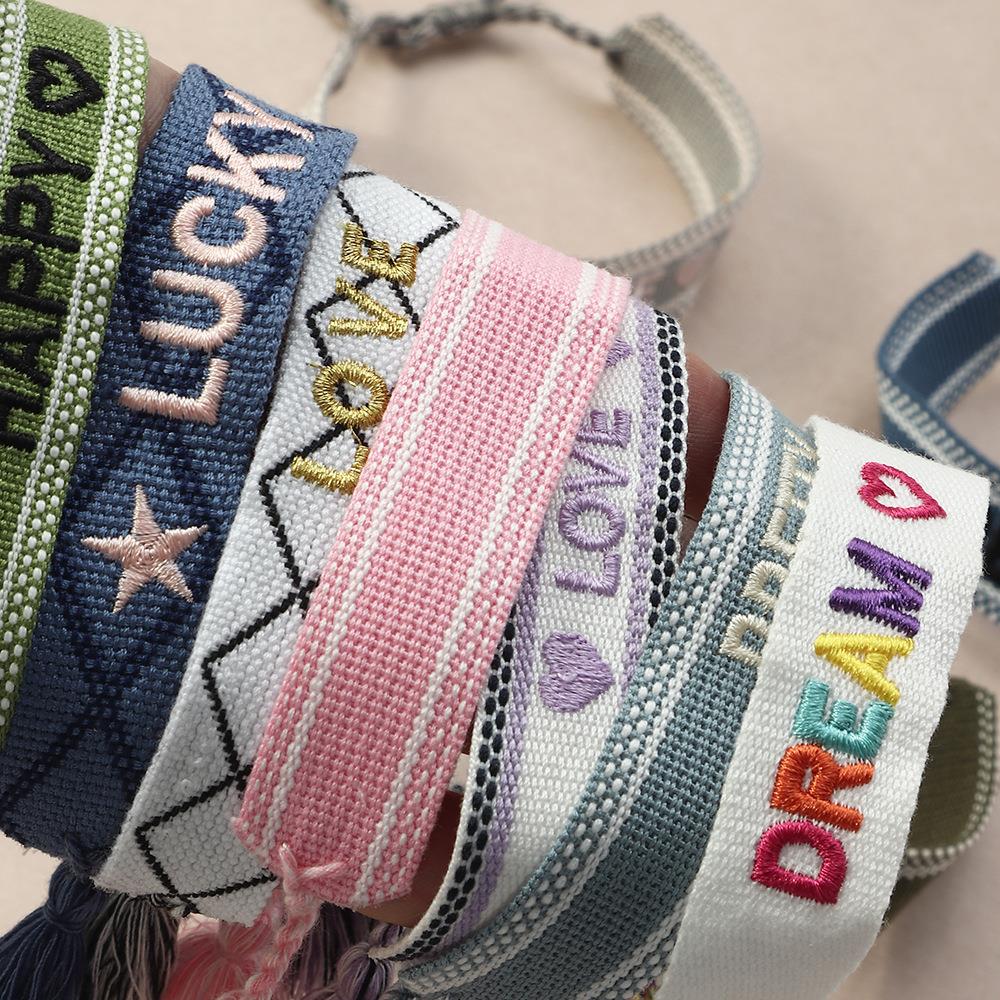 สร้อยข้อมือถักปักลายตัวอักษรทำ - Embroidery Letter N บทวิจารณ์และราคา
