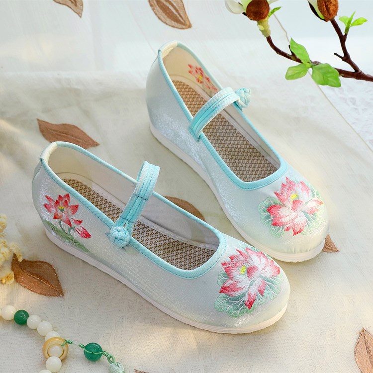 รองเท้าส้นเตารีดแบบแมรี่เจนปัก - Embroidery Print บทวิจารณ์และราคา