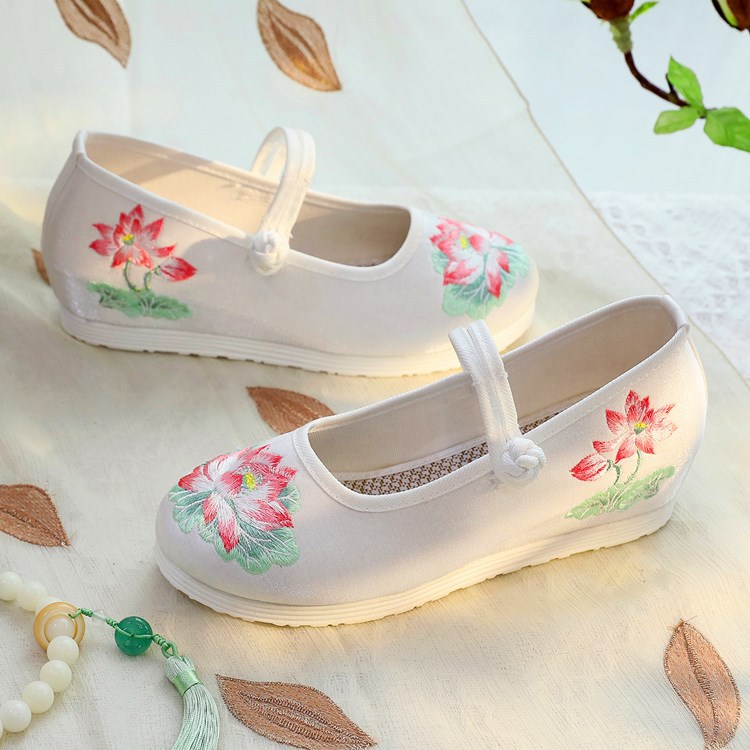 รองเท้าส้นเตารีดแบบแมรี่เจนปัก - Embroidery Print บทวิจารณ์และราคา