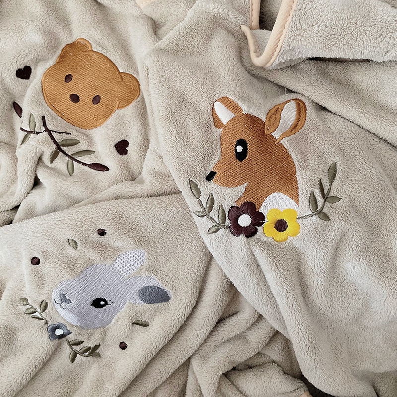 เด็กขนแกะปะการังเสื้อคลุมเสื้อ - Embroidery Towel บทวิจารณ์และราคา