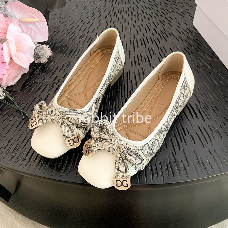 รองเท้าส้นเตี้ยแบบสวมสบายสไตล์ - Embroidery Print บทวิจารณ์และราคา