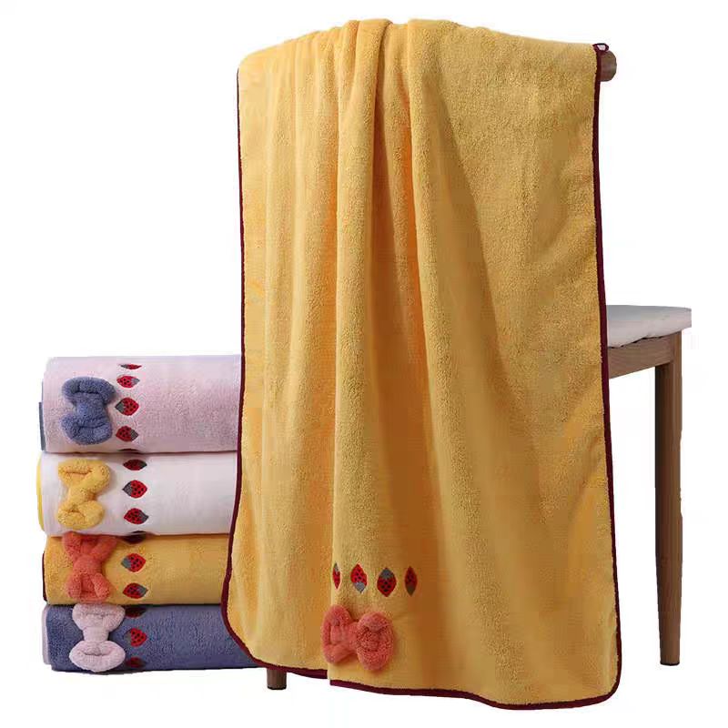 ผ้าขนหนูอาบน้ำปักลายสตรอว์เบอร - Embroidery Towel บทวิจารณ์และราคา